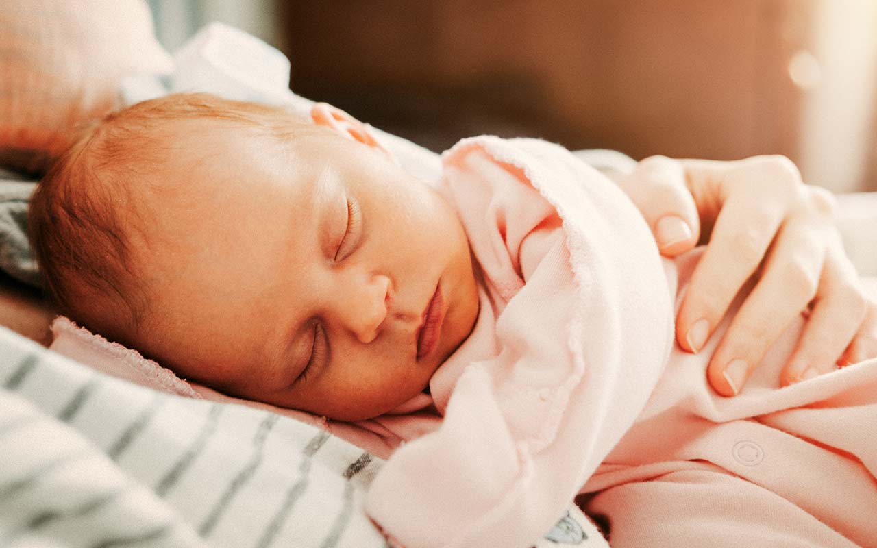 How to Create a Safe Sleeping Environment | NewbornCare.com